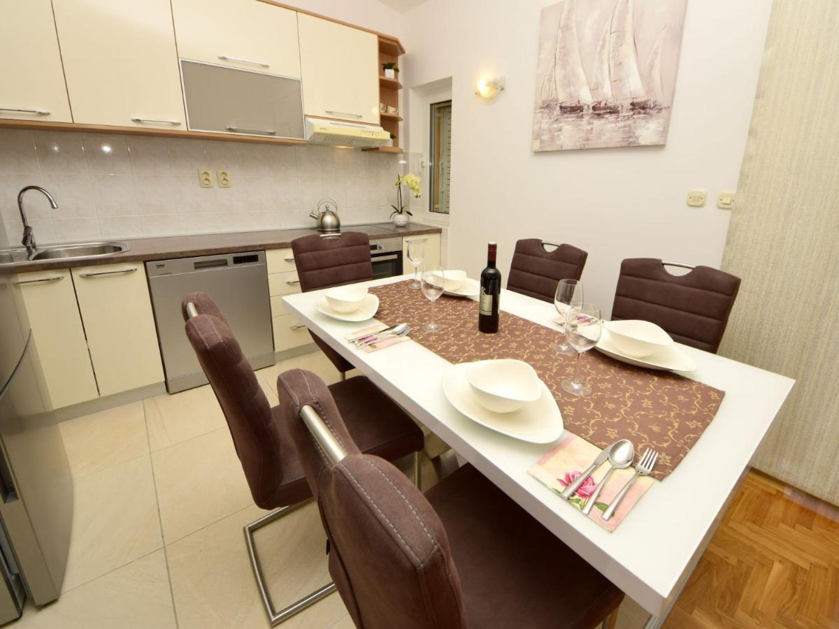Apartment Mornar-2 By Interhome Trogir Exterior foto